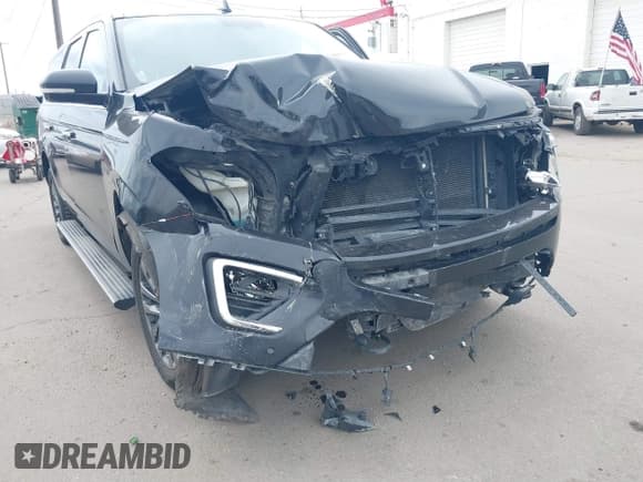 ✅ 2019 Ford Expedition Max Limited • VIN: 1FMJK2AT7KEA58580 • Lot: 41902573. Listed on IAAI with 203,854 mi. Free auction sales archive from the USA and detailed vehicle history report at DreamBid. Image 6.