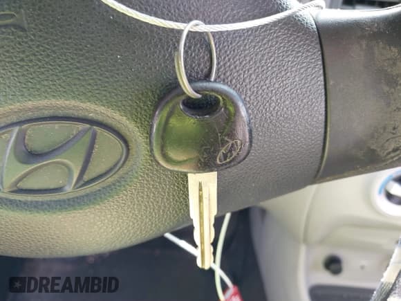 ✅ 2009 Hyundai Accent Auto GLS • VIN: KMHCN46C39U295961 • Лот: 37275822. Опубликован ранее на IAAI с пробегом 189 666 миль. Бесплатный доступ к архиву аукционных продаж из США и подробный отчёт об истории автомобиля на DreamBid. Изображение 11.