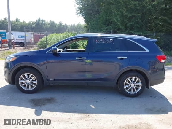 ✅ 2017 Kia Sorento LX • VIN: 5XYPGDA3XHG266996 • Lot: 42970028. Wystawiony na IAAI z przebiegiem 115 361 mil. Bezpłatny archiwum sprzedaży aukcyjnych z USA i szczegółowy raport historii pojazdu na DreamBid. Zdjęcie 14.