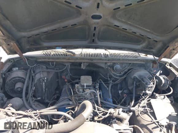 ✅ 1985 Ford F-150 • VIN: 1FTCF15H4FPA15620 • Lot: 42346242. Wystawiony na IAAI z przebiegiem 33 613 mil. Bezpłatny archiwum sprzedaży aukcyjnych z USA i szczegółowy raport historii pojazdu na DreamBid. Zdjęcie 10.