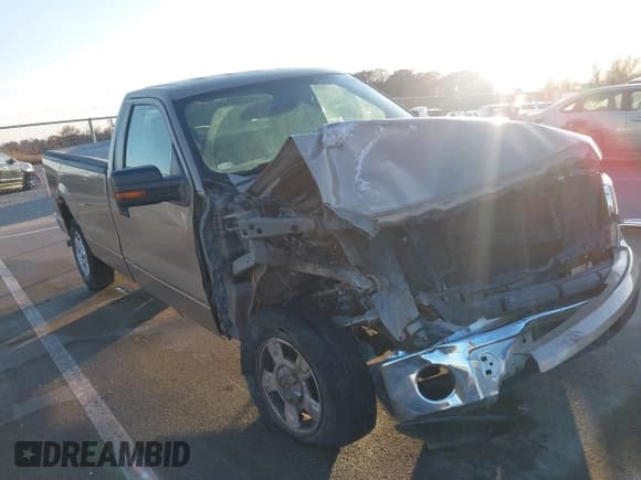 ✅ 2011 Ford F-150 XL • VIN: 1FTMF1CM6BKD82255 • Lot: 43718718. Listed on IAAI with Not provided. Free auction sales archive from the USA and detailed vehicle history report at DreamBid. Image 18.