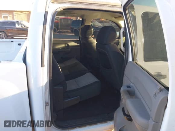 ✅ 2007 Chevrolet Silverado 1500 1LT • VIN: 2GCEC13C571569692 • Lot: 43484283. Listed on IAAI with 216,202 mi. Free auction sales archive from the USA and detailed vehicle history report at DreamBid. Image 8.