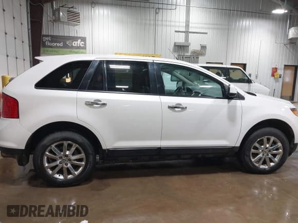✅ 2011 Ford Edge SEL • VIN: 2FMDK4JC3BBA36452 • Lot: 43641843. Wystawiony na IAAI z przebiegiem 248 092 mil. Bezpłatny archiwum sprzedaży aukcyjnych z USA i szczegółowy raport historii pojazdu na DreamBid. Zdjęcie 13.