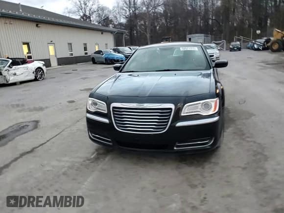 ✅ 2012 Chrysler 300 • VIN: 2C3CCAAG5CH188783 • Lot: 92071755. Wystawiony na Copart z przebiegiem 105 242 mil. Bezpłatny archiwum sprzedaży aukcyjnych z USA i szczegółowy raport historii pojazdu na DreamBid. Zdjęcie 13.