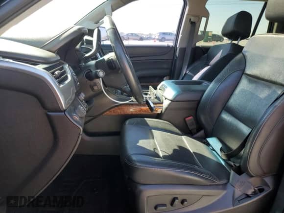 2018 Chevrolet Tahoe Premier с VIN 1GNSCCKJ8JR272453, выставлен на аукционе Copart как лот 53298115 с пробегом 115 558 миль миль и Списание • Salvage title. История ставок и продаж доступна на DreamBid. Изображение 7.