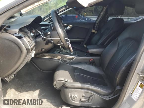 ✅ 2014 Audi RS 7 Prestige • VIN: WUAW2BFC2EN903944 • Лот: 54236125. Опубликован ранее на Copart с пробегом 114 908 миль. Бесплатный доступ к архиву аукционных продаж из США и подробный отчёт об истории автомобиля на DreamBid. Изображение 7.