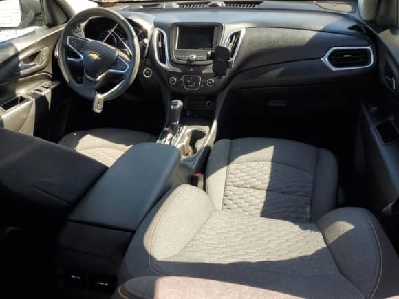 2020 Chevrolet Equinox LT z VIN 3GNAXKEV3LS527597, wystawiony jako Copart lot #82440605 z przebiegiem 159 377 mil mil oraz Szkoda całkowita • Salvage title. Historia ofert i sprzedaży dostępna na DreamBid. Obrazek 8.