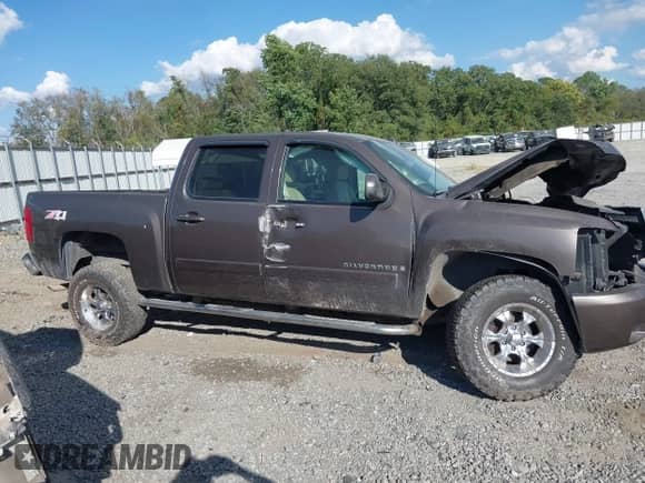 2008 Chevrolet Silverado 1500 LTZ with VIN 2GCEK13M781188374, listed as a IAAI auction lot 43304483 with 136,027 mi miles and . Bid and sale history available at DreamBid. Image 13.