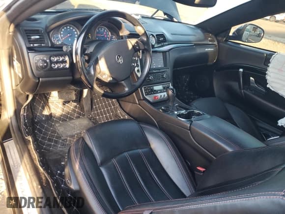 ✅ 2011 Maserati GranTurismo • VIN: ZAM45GLA1B0057516 • Lot: 70164945. Wystawiony na Copart z przebiegiem 71 425 mil. Bezpłatny archiwum sprzedaży aukcyjnych z USA i szczegółowy raport historii pojazdu na DreamBid. Zdjęcie 8.