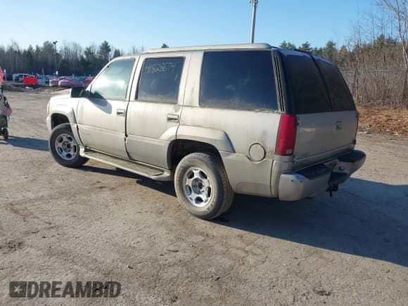 ✅ 2000 GMC Denali • VIN: 1GKEK13R7YR159609 • Lot: 41828674. Wystawiony na IAAI z przebiegiem 231 627 mil. Bezpłatny archiwum sprzedaży aukcyjnych z USA i szczegółowy raport historii pojazdu na DreamBid. Zdjęcie 3.