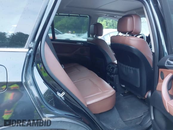 ✅ 2013 BMW X5 xDrive50i • VIN: 5UXZV8C57D0C15445 • Lot: 42508989. Listed on IAAI with 102,212 mi. Free auction sales archive from the USA and detailed vehicle history report at DreamBid. Image 8.