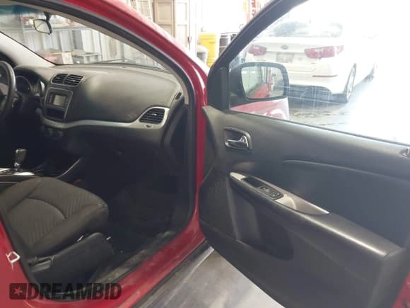 ✅ 2013 Dodge Journey SE • VIN: 3C4PDCAB7DT680122 • Lot: 42332162. Listed on IAAI with 224,506 mi. Free auction sales archive from the USA and detailed vehicle history report at DreamBid. Image 5.