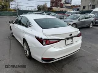 ✅ 2019 Lexus ES 300h • VIN: 58AB21B11KU004296 • Lot: 43689058. Listed on IAAI with 24,894 mi. Free auction sales archive from the USA and detailed vehicle history report at DreamBid. Image 3.