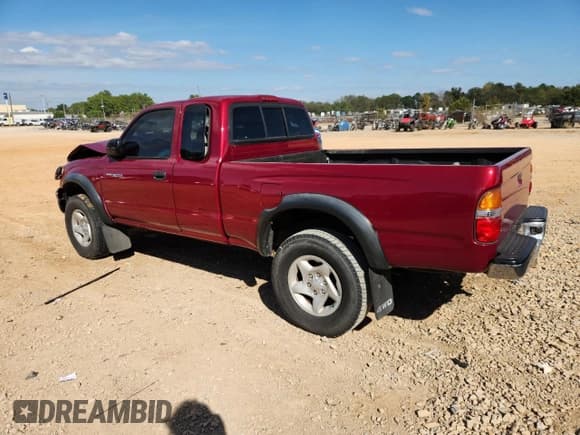 ✅ 2001 Toyota Tacoma • VIN: 5TEWM72N71Z777020 • Lot: 86317365. Listed on Copart with 303,590 mi. Free auction sales archive from the USA and detailed vehicle history report at DreamBid. Image 2.