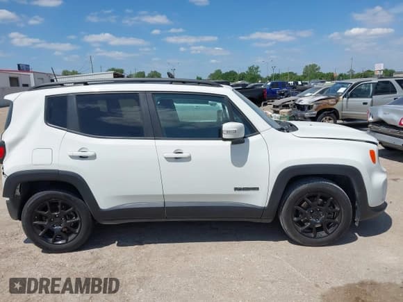 ✅ 2020 Jeep Renegade Altitude • VIN: ZACNJABB7LPL91859 • Lot: 42038889. Listed on IAAI with 67,133 mi. Free auction sales archive from the USA and detailed vehicle history report at DreamBid. Image 13.