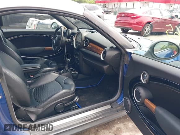 ✅ 2012 MINI Coupe • VIN: WMWSX1C50CT163801 • Лот: 42438465. Опубликован ранее на IAAI с пробегом 92 403 миль. Бесплатный доступ к архиву аукционных продаж из США и подробный отчёт об истории автомобиля на DreamBid. Изображение 5.