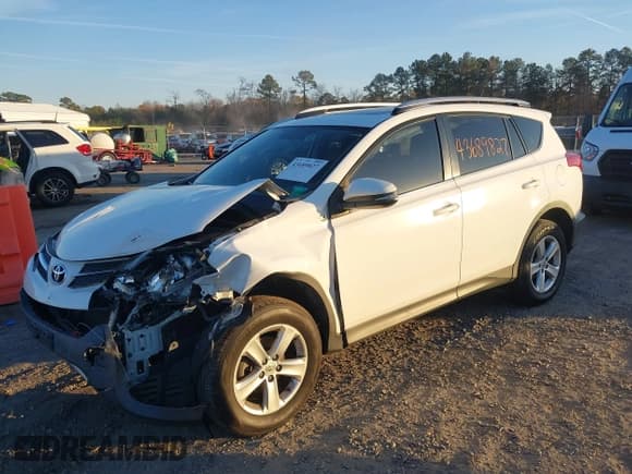 ✅ 2013 Toyota RAV4 XLE • VIN: JTMRFREVXD5026564 • Лот: 43689827. Опубликован ранее на IAAI с пробегом 168 297 миль. Бесплатный доступ к архиву аукционных продаж из США и подробный отчёт об истории автомобиля на DreamBid. Изображение 2.