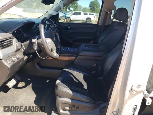 ✅ 2017 Chevrolet Suburban Premier • VIN: 1GNSKJKC7HR143736 • Lot: 69803354. Wystawiony na Copart z przebiegiem 112 993 mil. Bezpłatny archiwum sprzedaży aukcyjnych z USA i szczegółowy raport historii pojazdu na DreamBid. Zdjęcie 7.