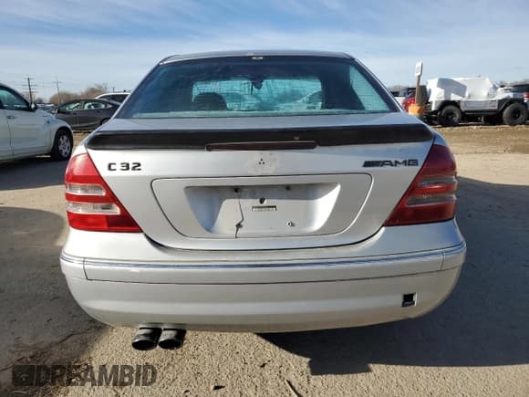 ✅ 2002 Mercedes-Benz C AMG • VIN: WDBRF65J22F208194 • Lot: 88505395. Wystawiony na Copart z przebiegiem Nie podano. Bezpłatny archiwum sprzedaży aukcyjnych z USA i szczegółowy raport historii pojazdu na DreamBid. Zdjęcie 6.