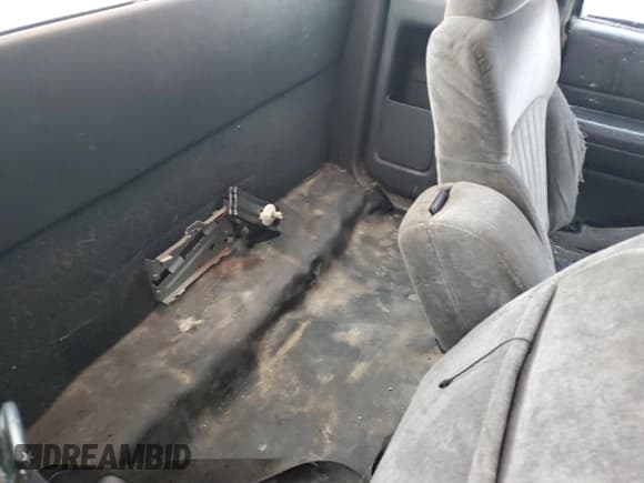 ✅ 2002 Chevrolet S-10 Fleet • VIN: 1GCCS195128238326 • Лот: 87298024. Опубликован ранее на Copart с пробегом 265 201 миль. Бесплатный доступ к архиву аукционных продаж из США и подробный отчёт об истории автомобиля на DreamBid. Изображение 10.