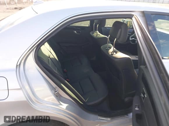 ✅ 2016 Mercedes-Benz E 350 Sport • VIN: WDDHF8JB4GB287783 • Lot: 43494781. Wystawiony na IAAI z przebiegiem 106 181 mil. Bezpłatny archiwum sprzedaży aukcyjnych z USA i szczegółowy raport historii pojazdu na DreamBid. Zdjęcie 8.