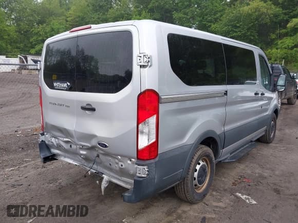 ✅ 2015 Ford Transit XL • VIN: 1FMZK1YM6FKA19837 • Lot: 42367993. Wystawiony na IAAI z przebiegiem 138 900 mil. Bezpłatny archiwum sprzedaży aukcyjnych z USA i szczegółowy raport historii pojazdu na DreamBid. Zdjęcie 4.