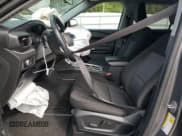 ✅ 2022 Ford Explorer XLT • VIN: 1FMSK7DH8NGC32142 • Lot: 85881785. Wystawiony na Copart z przebiegiem 56 511 mil. Bezpłatny archiwum sprzedaży aukcyjnych z USA i szczegółowy raport historii pojazdu na DreamBid. Zdjęcie 7.