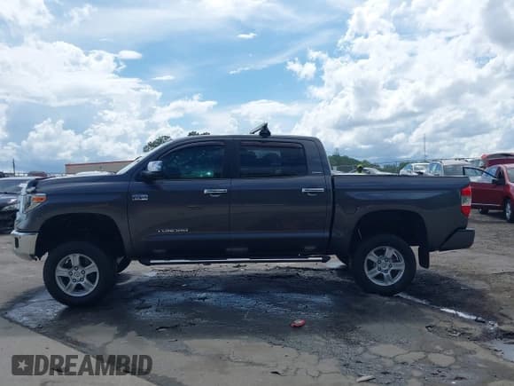 ✅ 2018 Toyota Tundra SR5 • VIN: 5TFFY5F16JX230635 • Лот: 42480864. Опубликован ранее на IAAI с пробегом 128 579 миль. Бесплатный доступ к архиву аукционных продаж из США и подробный отчёт об истории автомобиля на DreamBid. Изображение 14.