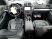 ✅ 2018 Ford Explorer XLT • VIN: 1FM5K8D85JGA65848 • Lot: 91389775. Wystawiony na Copart z przebiegiem 157 534 mil. Bezpłatny archiwum sprzedaży aukcyjnych z USA i szczegółowy raport historii pojazdu na DreamBid. Zdjęcie 8.