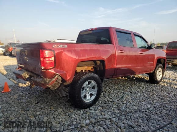 ✅ 2017 Chevrolet Silverado 1500 LT • VIN: 3GCUKRECXHG333137 • Лот: 71415184. Опубликован ранее на Copart с пробегом 84 838 миль. Бесплатный доступ к архиву аукционных продаж из США и подробный отчёт об истории автомобиля на DreamBid. Изображение 3.