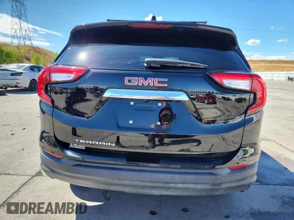 ✅ 2022 GMC Terrain SLE • VIN: 3GKALMEV8NL302268 • Lot: 80483005. Listed on Copart with 30,117 mi. Free auction sales archive from the USA and detailed vehicle history report at DreamBid. Image 6.