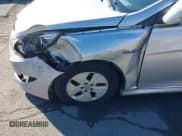 ✅ 2012 Hyundai Sonata Hybrid • VIN: KMHEC4A40CA034990 • Lot: 41255225. Listed on IAAI with 183,787 mi. Free auction sales archive from the USA and detailed vehicle history report at DreamBid. Image 6.