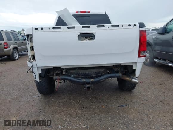 ✅ 2010 GMC Sierra 1500 • VIN: 3GTXKWE26AG242746 • Лот: 41892737. Опубликован ранее на IAAI с пробегом 248 429 миль. Бесплатный доступ к архиву аукционных продаж из США и подробный отчёт об истории автомобиля на DreamBid. Изображение 16.