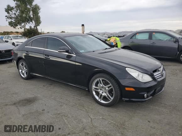 ✅ 2007 Mercedes-Benz CLS 550 • VIN: WDDDJ72X07A102779 • Lot: 81334765. Listed on Copart with 180,023 mi. Free auction sales archive from the USA and detailed vehicle history report at DreamBid. Image 4.