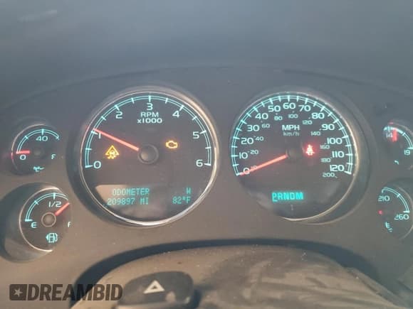 ✅ 2011 Chevrolet Suburban LT • VIN: 1GNSKJE34BR212434 • Lot: 72231994. Wystawiony na Copart z przebiegiem 209 897 mil. Bezpłatny archiwum sprzedaży aukcyjnych z USA i szczegółowy raport historii pojazdu na DreamBid. Zdjęcie 9.