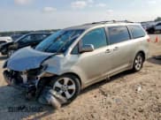 ✅ 2015 Toyota Sienna LE AAS • VIN: 5TDKK3DC9FS598233 • Lot: 67855925. Listed on Copart with 176,279 mi. Free auction sales archive from the USA and detailed vehicle history report at DreamBid. Image 1.