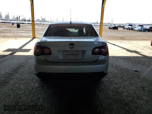 ✅ 2010 Volkswagen Jetta S • VIN: 3VWJZ7AJ9AM095602 • Lot: 59711045. Listed on Copart with 217,247 mi. Free auction sales archive from the USA and detailed vehicle history report at DreamBid. Image 6.