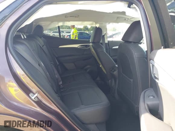 ✅ 2024 Buick Envision Avenir • VIN: LRBFZSE48RD013610 • Lot: 43334502. Wystawiony na IAAI z przebiegiem 22 539 mil. Bezpłatny archiwum sprzedaży aukcyjnych z USA i szczegółowy raport historii pojazdu na DreamBid. Zdjęcie 8.