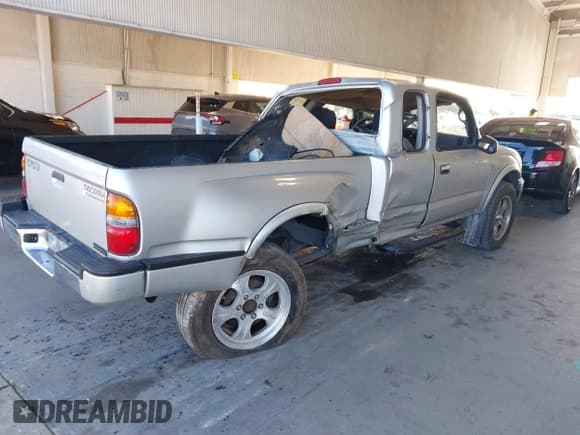 ✅ 2003 Toyota Tacoma PreRunner • VIN: 5TESN92N73Z152935 • Лот: 43807439. Опубликован ранее на IAAI с пробегом 412 464 миль. Бесплатный доступ к архиву аукционных продаж из США и подробный отчёт об истории автомобиля на DreamBid. Изображение 4.