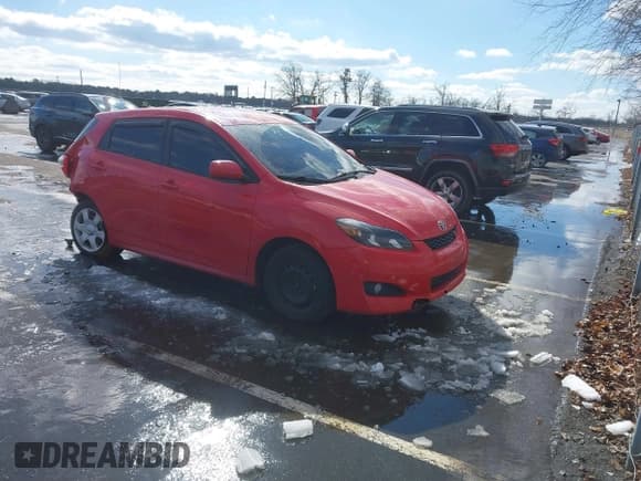 ✅ 2010 Toyota Matrix S • VIN: 2T1LE4EE4AC013304 • Лот: 41535507. Опубликован ранее на IAAI с пробегом 120 993 миль. Бесплатный доступ к архиву аукционных продаж из США и подробный отчёт об истории автомобиля на DreamBid. Изображение 1.