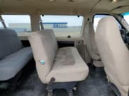 ✅ 2005 Ford Econoline Passenger XL • VIN: 1FBNE31L25HA98706 • Lot: 49968105. Wystawiony na Copart z przebiegiem 186 670 mil. Bezpłatny archiwum sprzedaży aukcyjnych z USA i szczegółowy raport historii pojazdu na DreamBid. Zdjęcie 11.