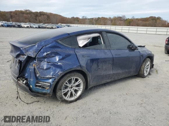 ✅ 2021 Tesla Model Y Long Range • VIN: 5YJYGDEE9MF117030 • Lot: 92501585. Listed on Copart with Not provided. Free auction sales archive from the USA and detailed vehicle history report at DreamBid. Image 3.