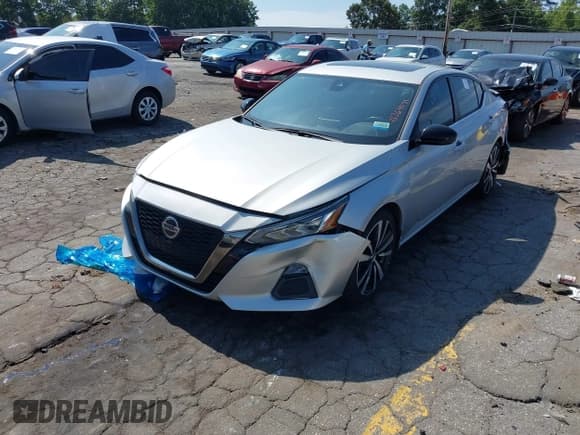✅ 2021 Nissan Altima SR • VIN: 1N4BL4CV6MN364579 • Lot: 42801448. Wystawiony na IAAI z przebiegiem 104 460 mil. Bezpłatny archiwum sprzedaży aukcyjnych z USA i szczegółowy raport historii pojazdu na DreamBid. Zdjęcie 17.