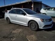 ✅ 2015 Volkswagen Jetta S • VIN: 3VW1K7AJ8FM267310 • Lot: 90755865. Wystawiony na Copart z przebiegiem 127 487 mil. Bezpłatny archiwum sprzedaży aukcyjnych z USA i szczegółowy raport historii pojazdu na DreamBid. Zdjęcie 4.