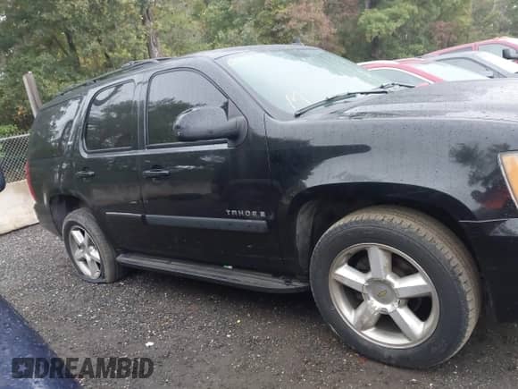 2007 Chevrolet Tahoe LTZ с VIN 1GNFK13007J126571, выставлен на аукционе IAAI как лот 43396515 с пробегом 240 070 миль миль и . История ставок и продаж доступна на DreamBid. Изображение 13.