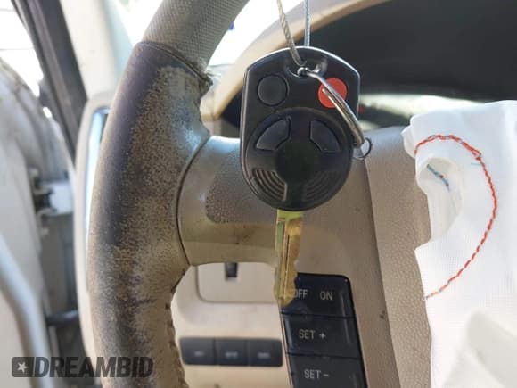 ✅ 2012 Ford Escape Limited • VIN: 1FMCU0EG9CKB53374 • Lot: 43599534. Wystawiony na IAAI z przebiegiem 274 506 mil. Bezpłatny archiwum sprzedaży aukcyjnych z USA i szczegółowy raport historii pojazdu na DreamBid. Zdjęcie 11.