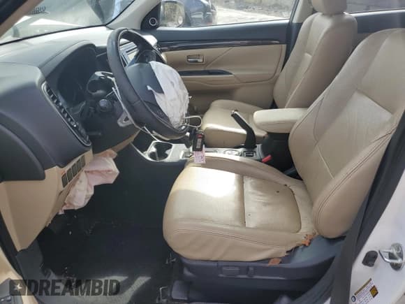 ✅ 2016 Mitsubishi Outlander GT • VIN: JA4JZ4AX2GZ012468 • Lot: 82414765. Listed on Copart with 95,564 mi. Free auction sales archive from the USA and detailed vehicle history report at DreamBid. Image 7.