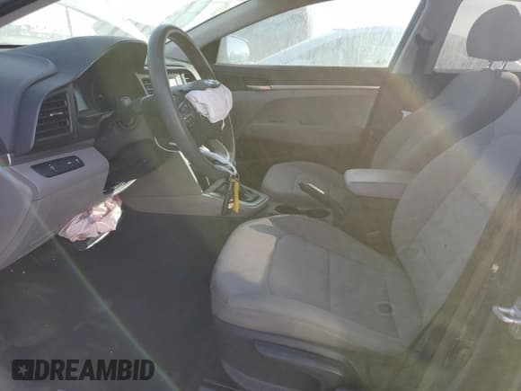 ✅ 2020 Hyundai Elantra SE • VIN: 5NPD74LF0LH611349 • Лот: 82778465. Опубликован ранее на Copart с пробегом 56 163 миль. Бесплатный доступ к архиву аукционных продаж из США и подробный отчёт об истории автомобиля на DreamBid. Изображение 7.