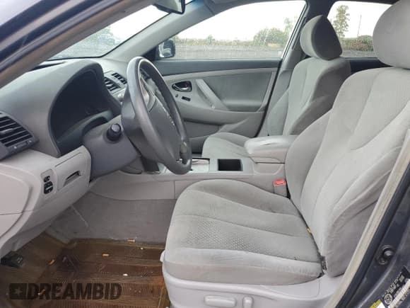 ✅ 2007 Toyota Camry LE • VIN: 4T1BK46K27U504955 • Lot: 84424145. Wystawiony na Copart z przebiegiem Nie podano. Bezpłatny archiwum sprzedaży aukcyjnych z USA i szczegółowy raport historii pojazdu na DreamBid. Zdjęcie 7.