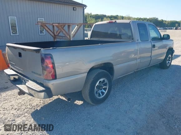 ✅ 2004 Chevrolet Silverado 1500 LT • VIN: 1GCEC19TX4E224854 • Lot: 43118666. Wystawiony na IAAI z przebiegiem 168 898 mil. Bezpłatny archiwum sprzedaży aukcyjnych z USA i szczegółowy raport historii pojazdu na DreamBid. Zdjęcie 4.